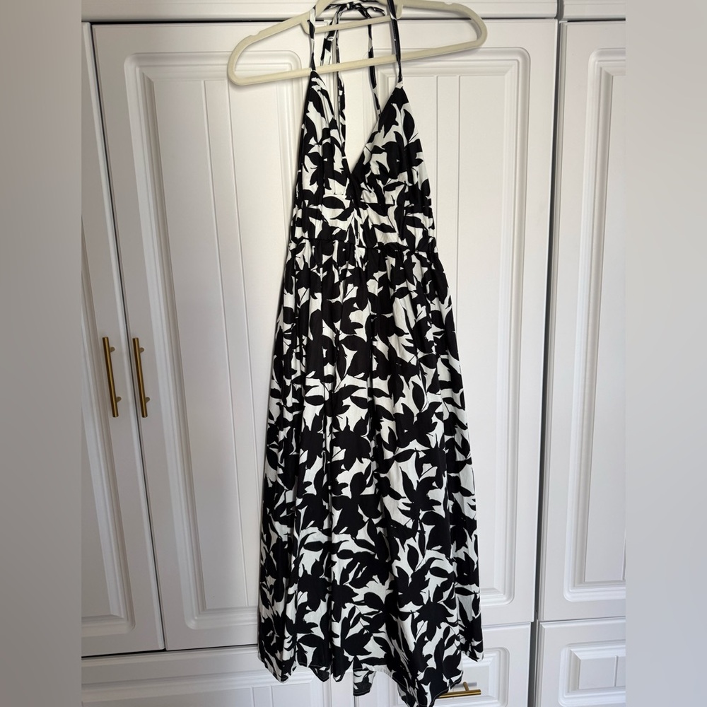 Forever 21 Black and White Floral Halter Maxi Dress